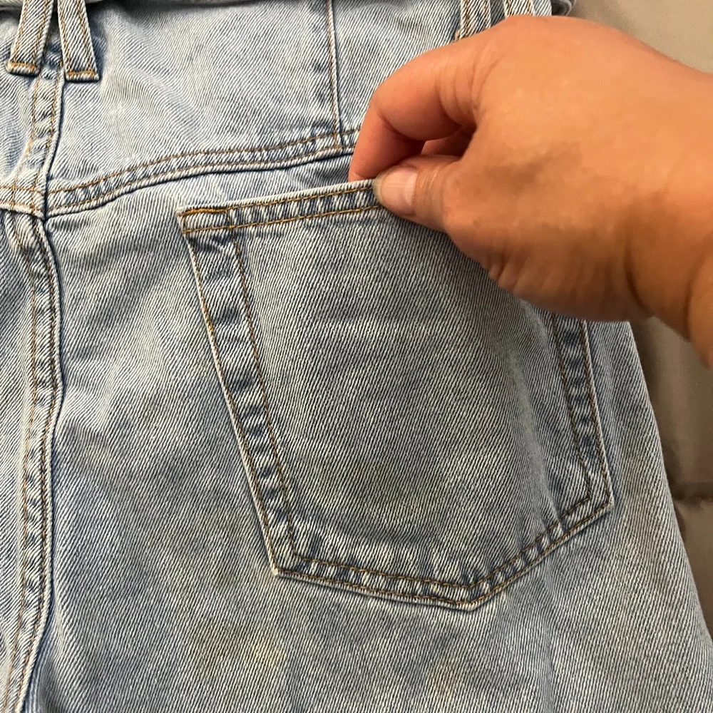 Forever 21 Belted Wide Leg Jeans - Light Blue - Picture 11 of 12